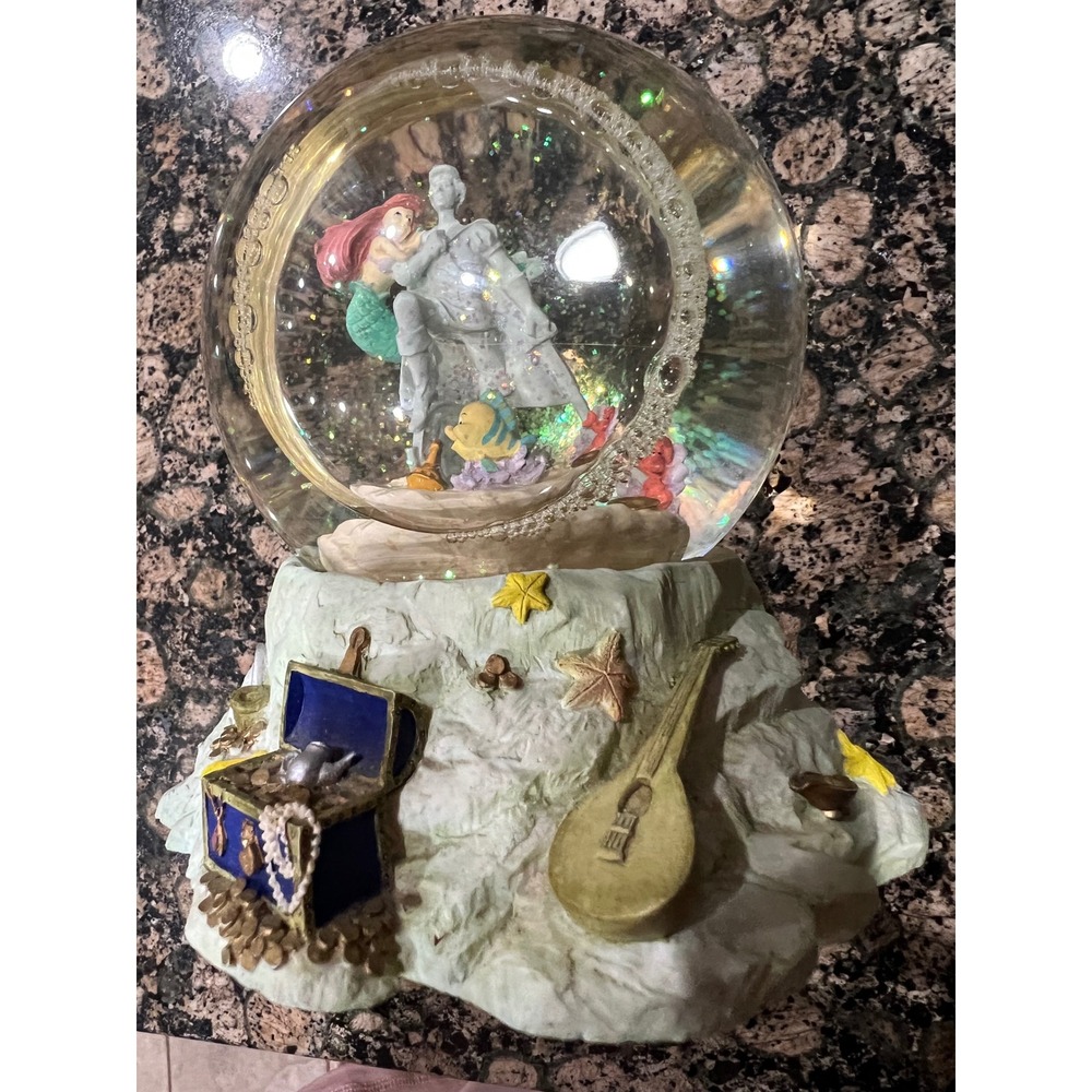 Disney The Little Mermaid Ariel Prince Eric Statue Snow Globe Grotto Treasure